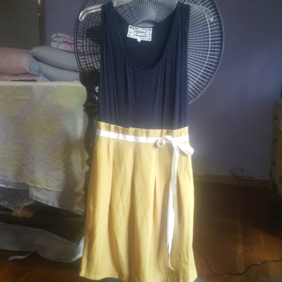6 for $10 Dress - Picture 2 of 9